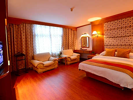 Executive Deluxe Suite