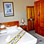 Reef Holiday Apartments