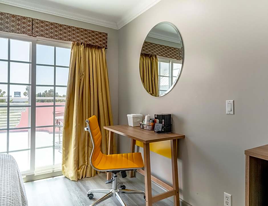Days Inn by Wyndham Santa Monica