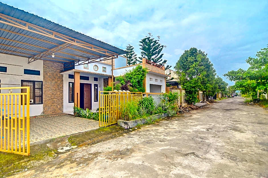 OYO 92714 Miracle Kost