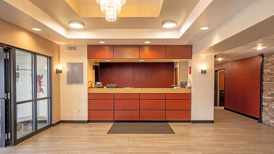 Red Roof Inn & Suites Indianapolis Airport