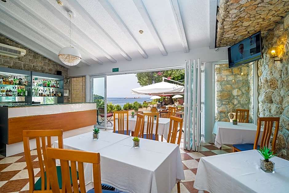 Boutique & Beach Hotel Villa Wolff