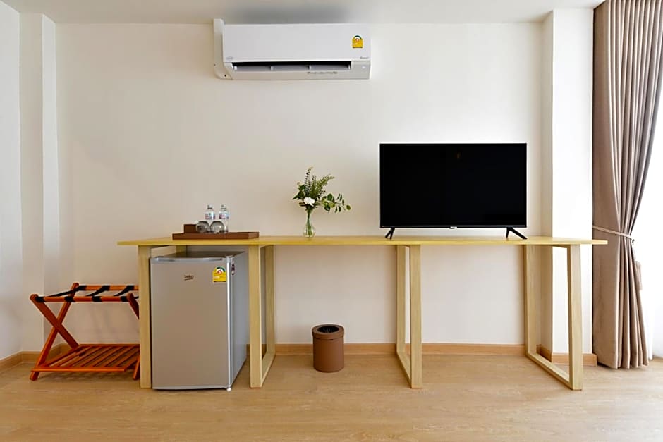 Ratchathewi Hyde Away