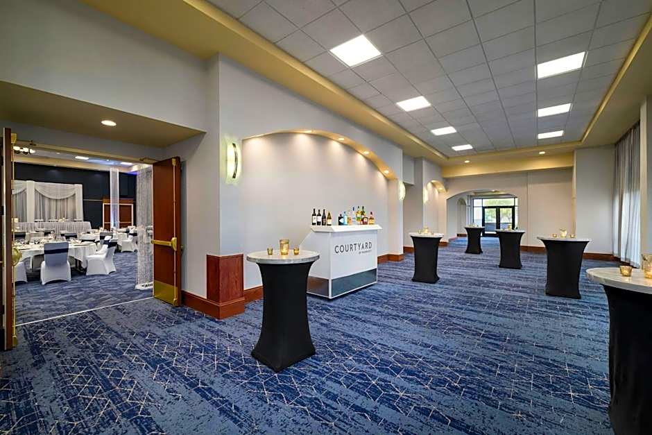 Courtyard by Marriott Fargo Moorhead, MN