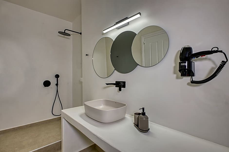 Superior Suite, Sea View — 5 fotoğraftan 1. fotoğraf