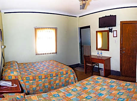 Quadruple Room with Private Bathroom