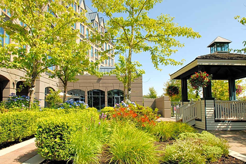 DoubleTree by Hilton North Vancouver
