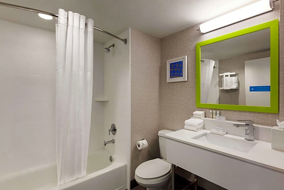 Hampton Inn By Hilton And Suites Ft. Lauderdale-Airport