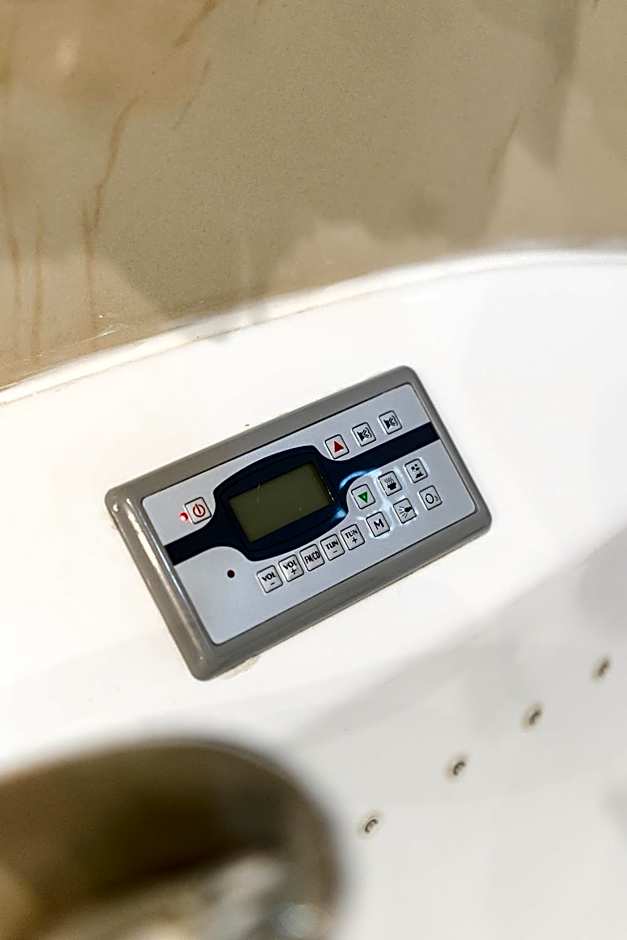 Hotel Christina Plus