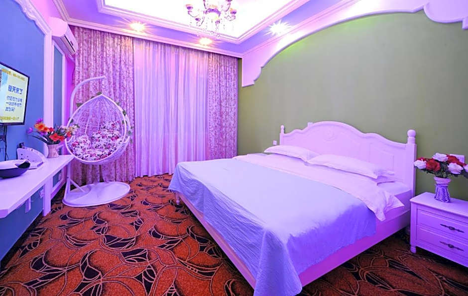 Mount Emei Moon Bay Hotel