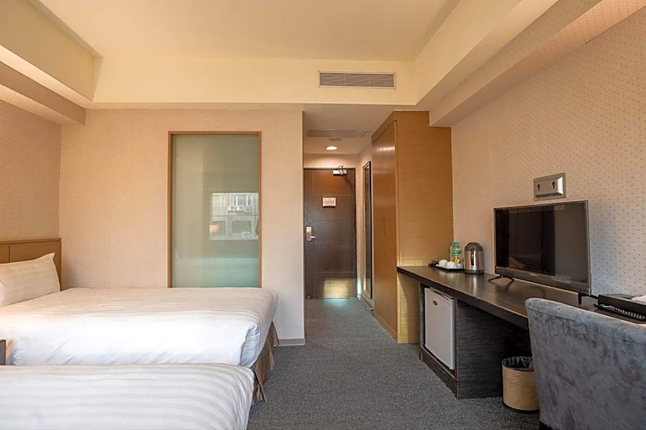 Photo 1 of 15 of Superior 2 Beds