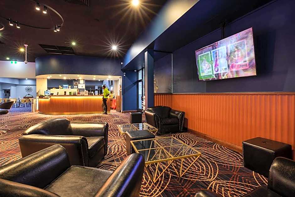 Nightcap at Empire Hotel