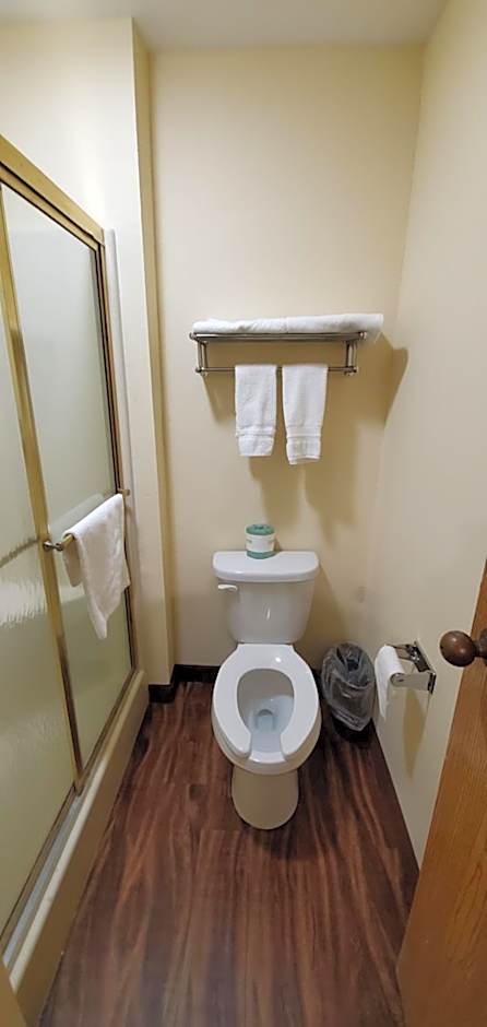 Travel Inn and Suites