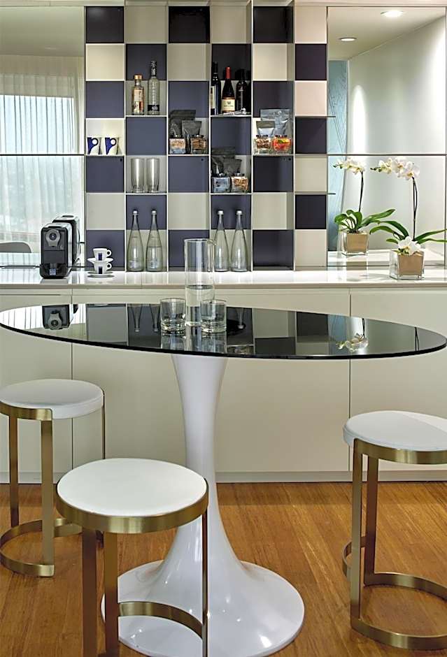 The Valorian Los Angeles, Curio Collection by Hilton