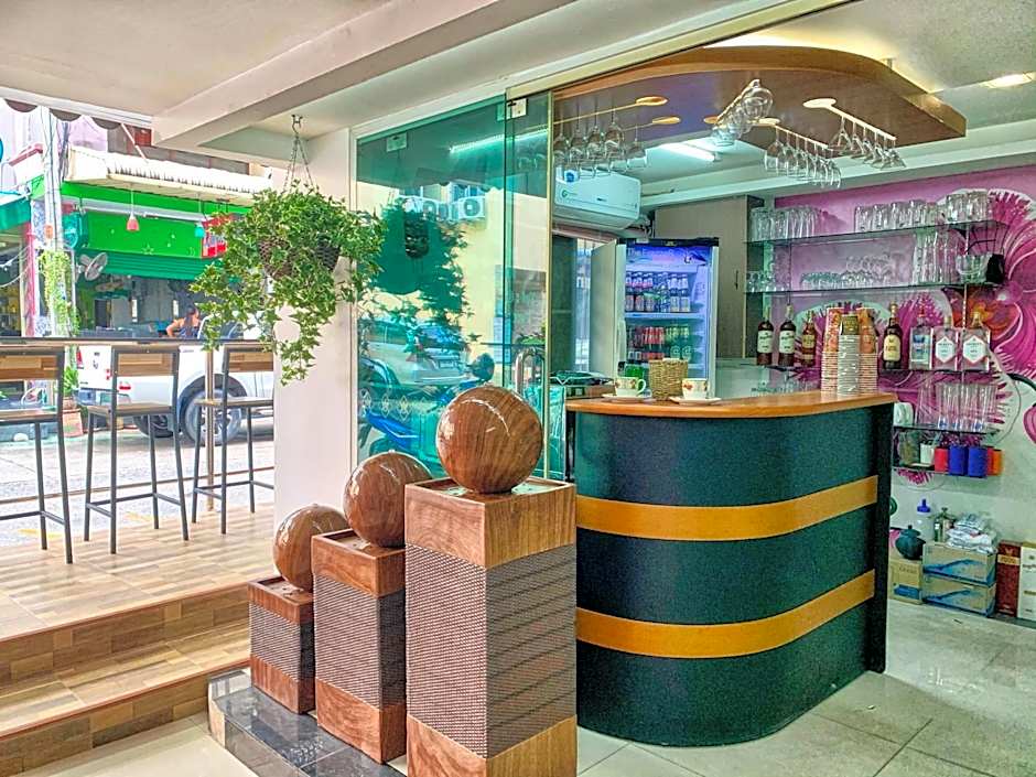 Jomtien Beach Hostel - Soi 7 Prime Spot - 200m to Beach next to Food Market