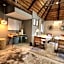 Tshukudu Game Lodge