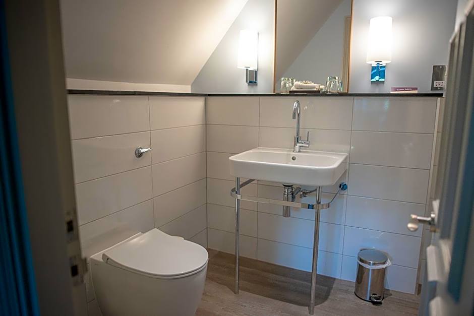 Hogarths Stone Manor