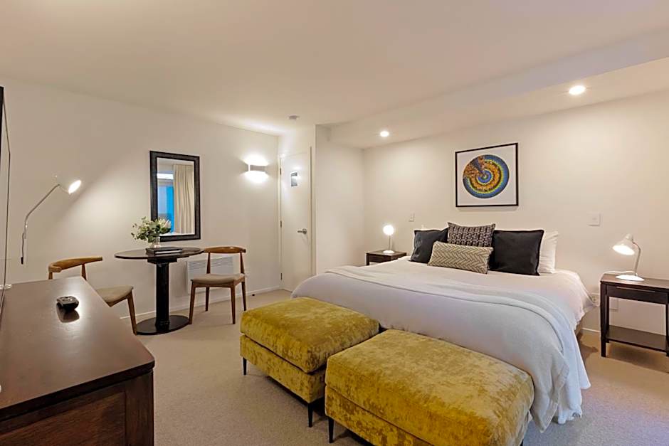 Queenstown House Boutique Bed & Breakfast and Apartments