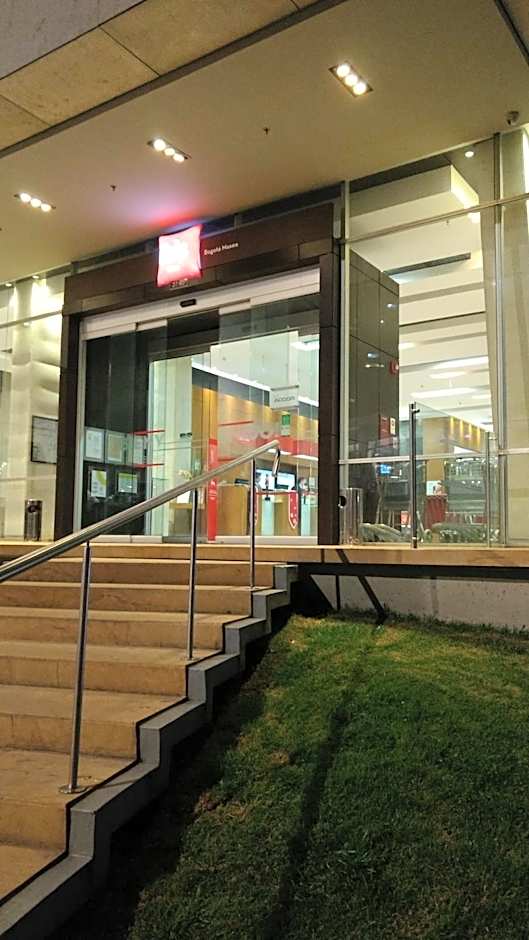 Ibis Bogota Museo