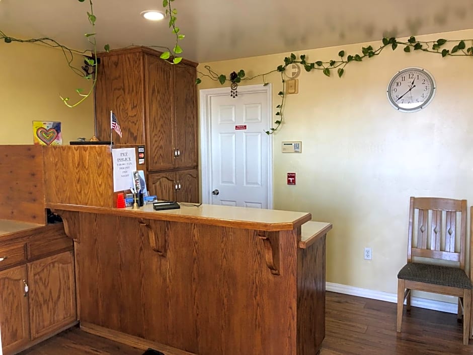 Holland Inn & Suites