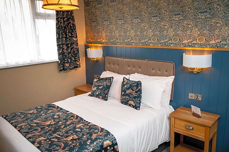 Riverside Hotel by Chef & Brewer Collection