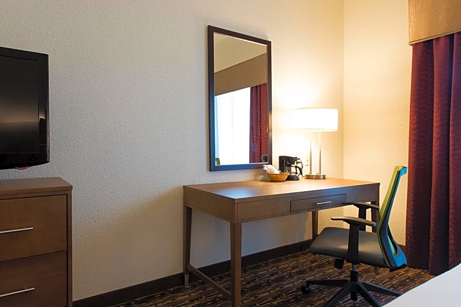 Holiday Inn Express & Suites Walterboro, an IHG Hotel