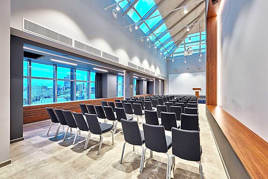 Park Inn by Radisson Kyiv Troyitska