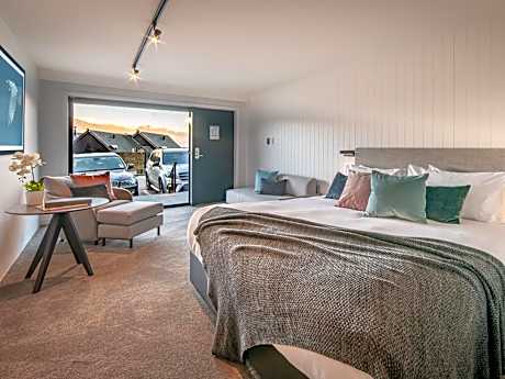 King Room – Kamana – Courtyard View