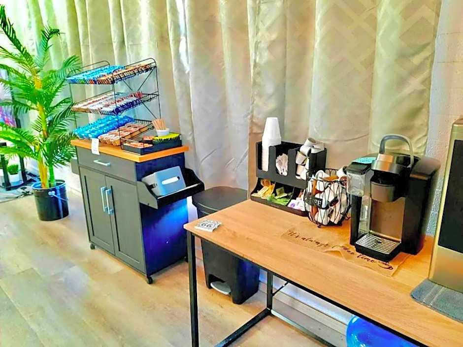 Canyon's Edge Route 66 Motel