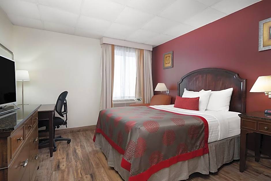 Albert Lea Inn and Suites