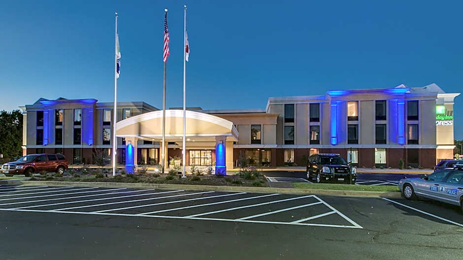 Holiday Inn Express Hotel & Suites Midlothian Turnpike By IHG