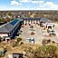 Paris Inn & Suites