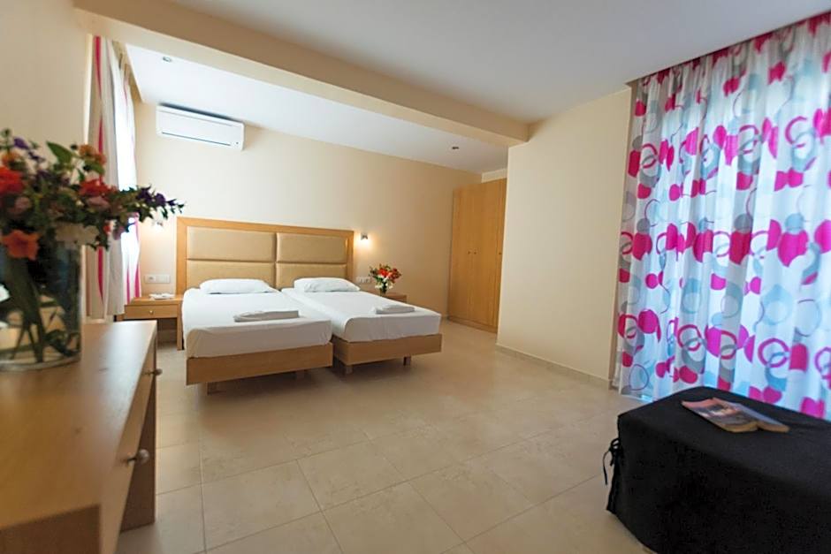 Amaryllis front beach hotel