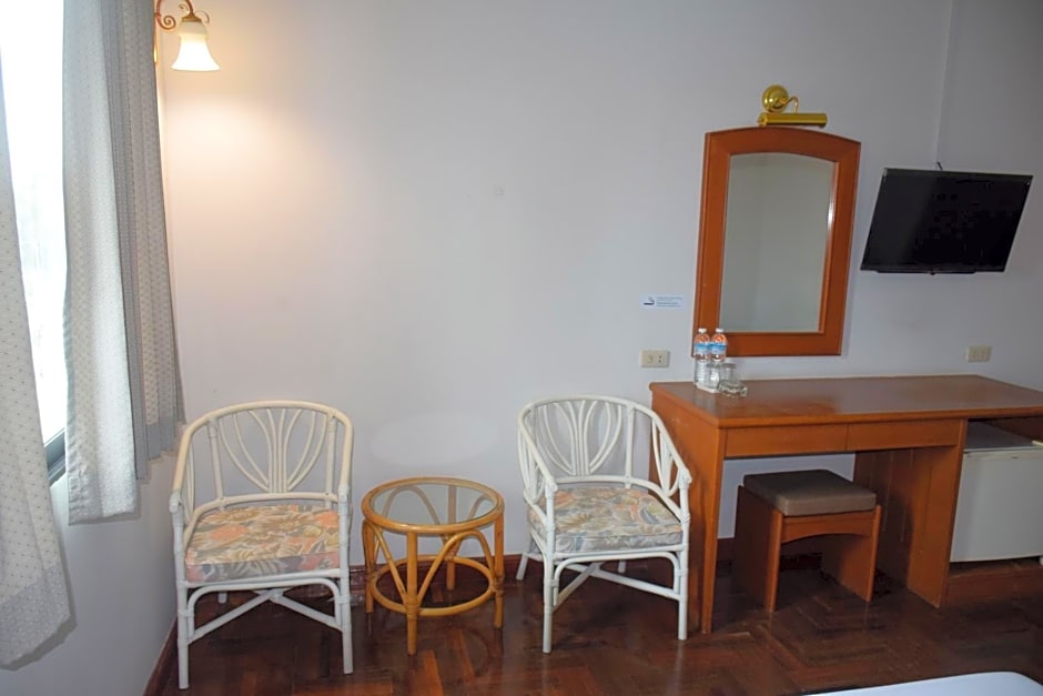 Puangpen Villa Hotel