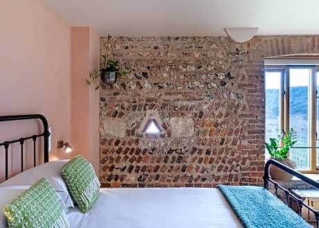 Deluxe Double Room with Shower