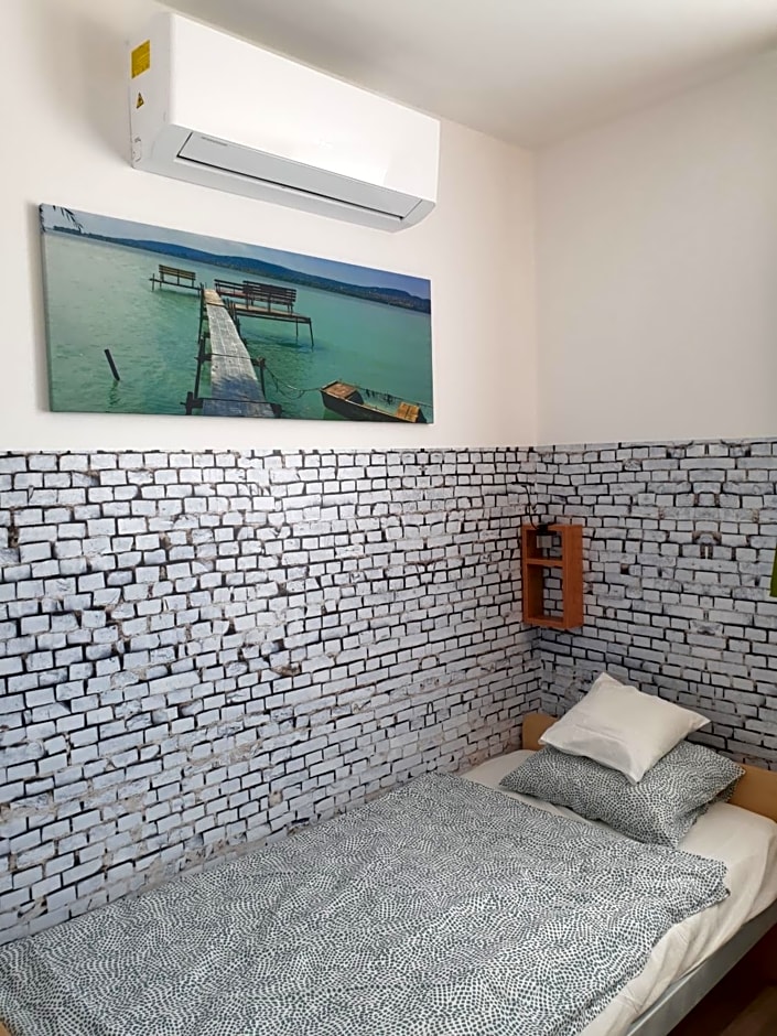 Kid Família Panzió Balatonszárszó