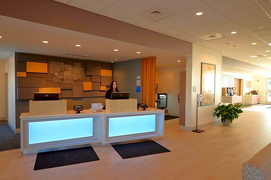 Holiday Inn Express & Suites Onalaska - La Crosse Area By IHG