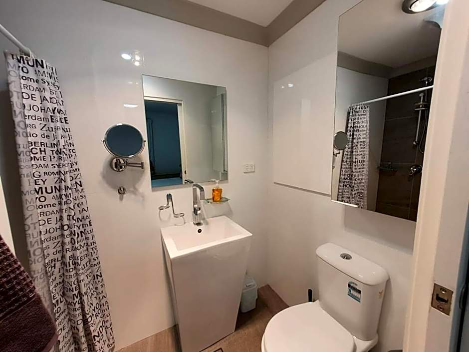 Coastal Salty Air 2bedrm 2bath W Ocean Views!