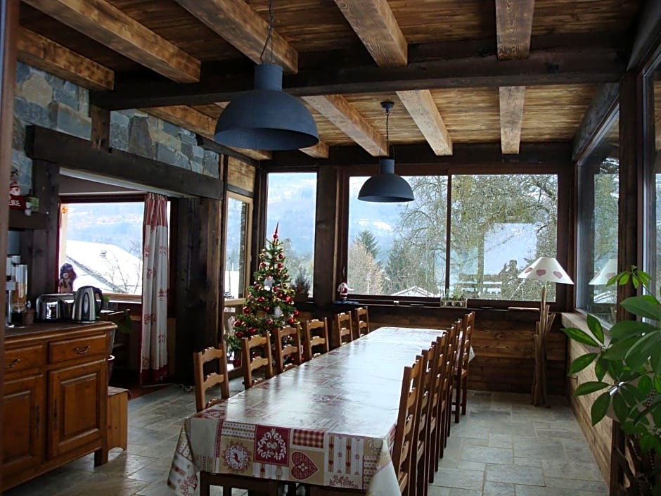 Chambres d'Hôtes Chalet de la Source