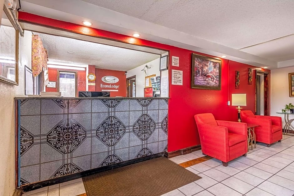 Econo Lodge Airport near Billy Graham Parkway