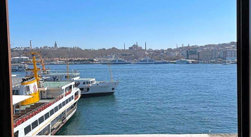 Weingart Seaside Hotel