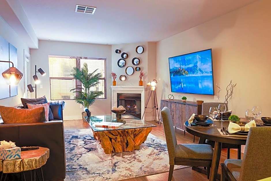 1 Bedroom XL Condo with King bed, Garden View, Parking Included