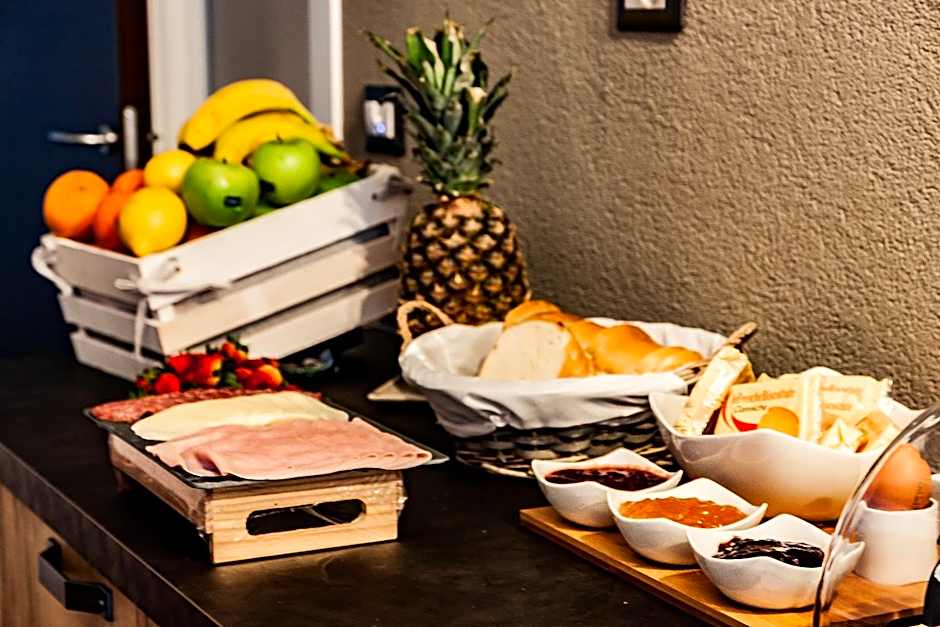 TRAVEL STATION Bedandbreakfast