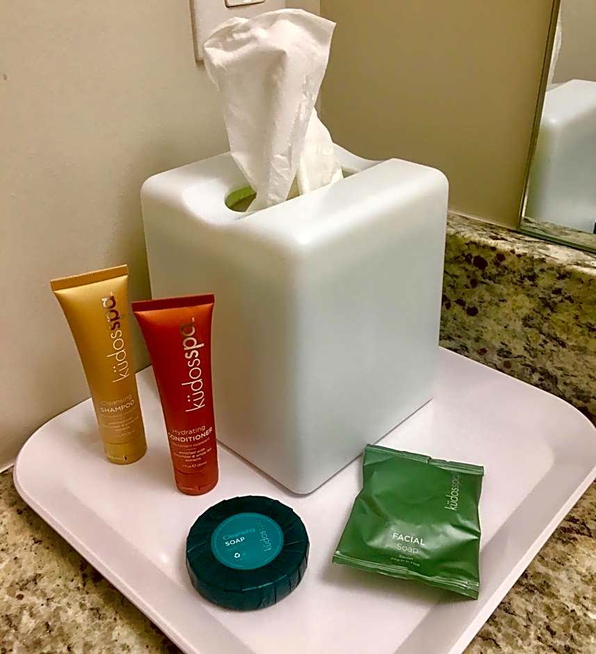 Empire Lakeshore Inn