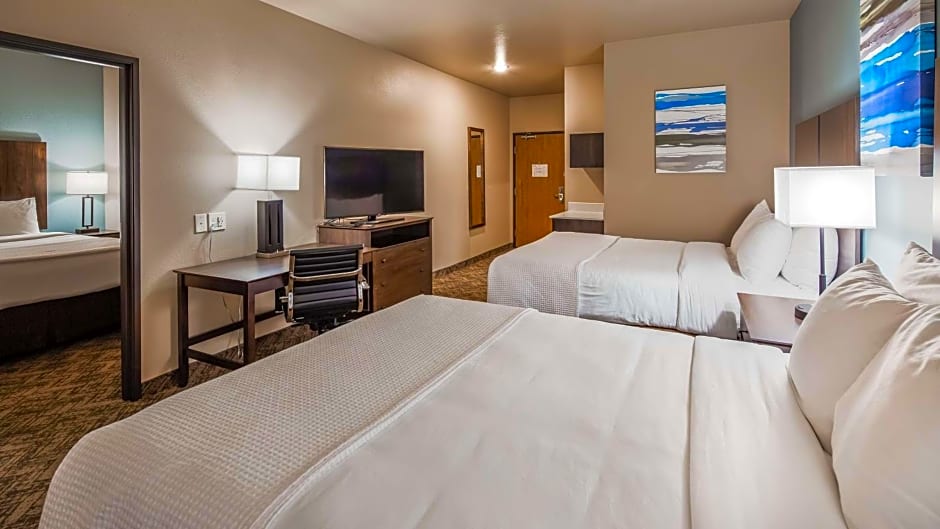 Best Western Golden Spike Inn & Suites