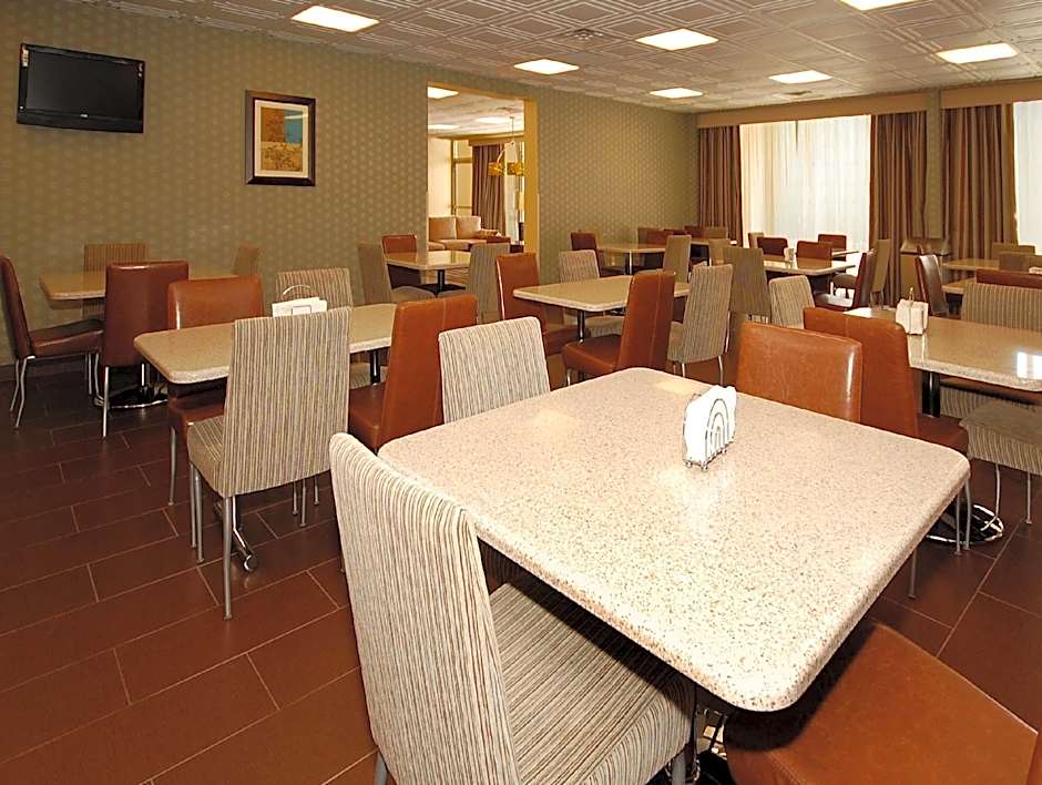 Quality Inn & Suites Charleston
