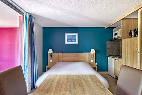 Studio Cabin - Sleeps 4