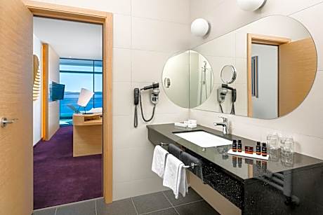 Deluxe Double or Twin Room with Balcony and Sea View