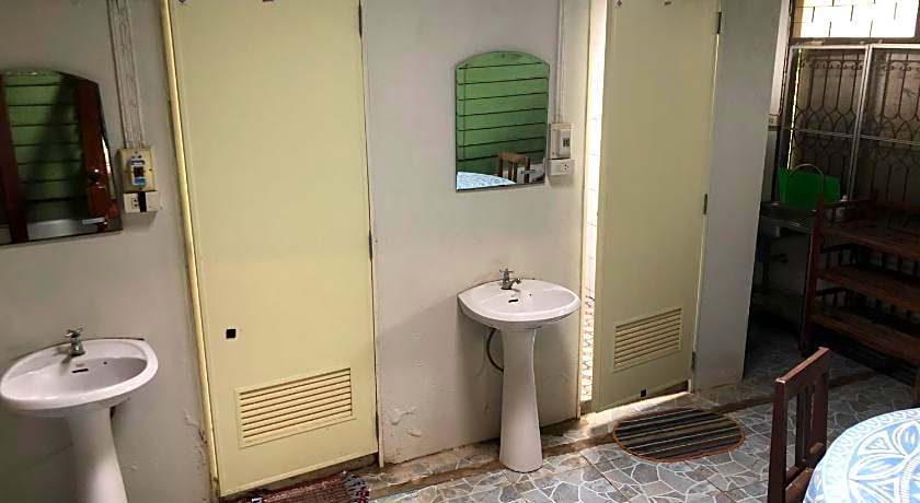 Baan Bua Guest House