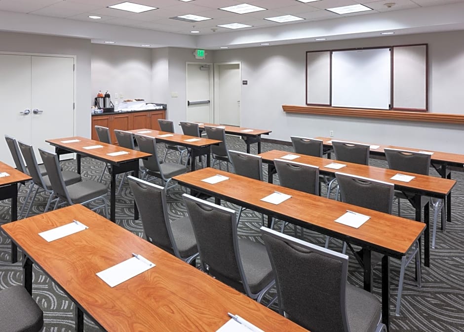 Hampton Inn & Suites Tulare